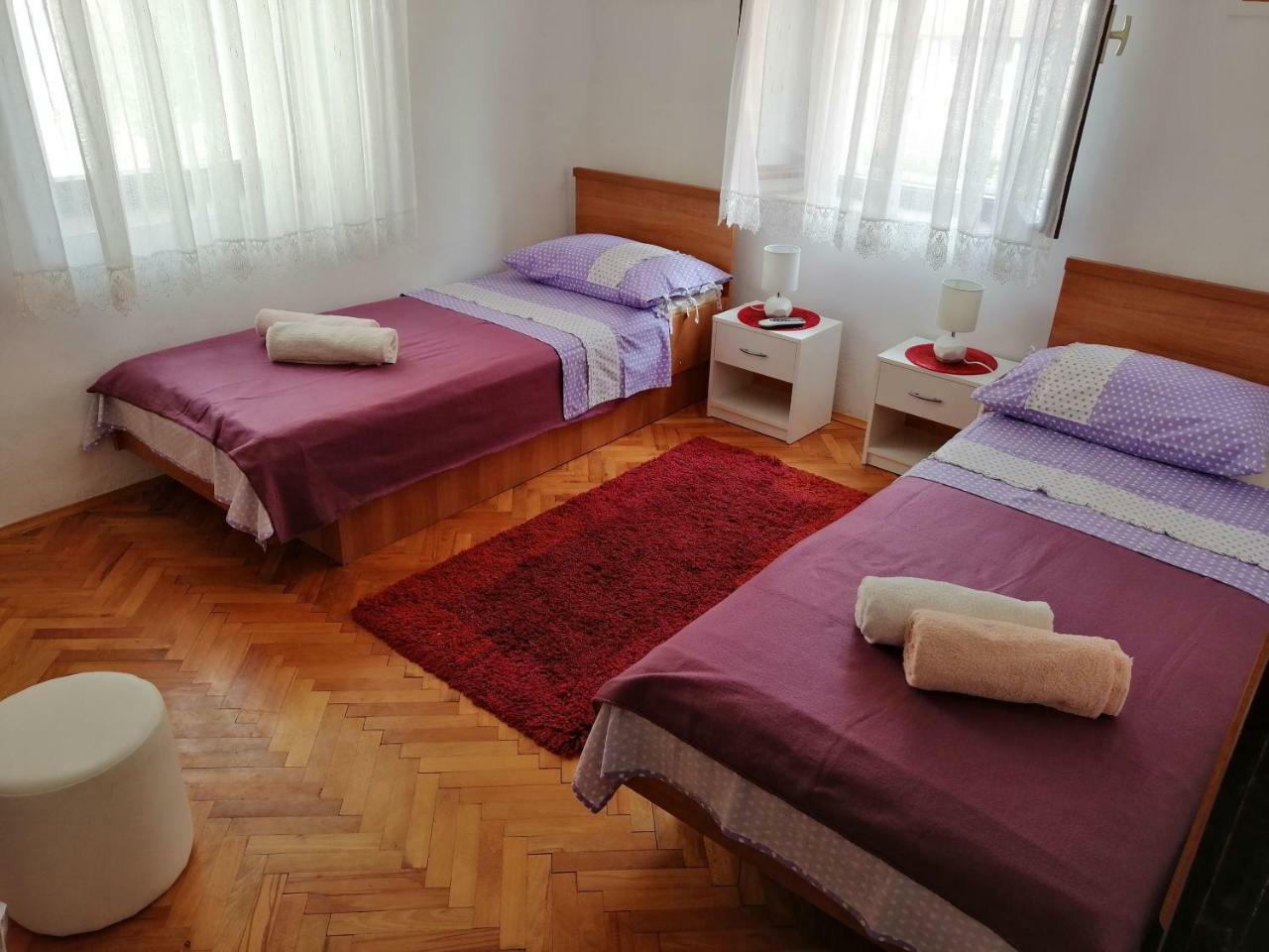 House Lotties Villa Стари Град Стая снимка